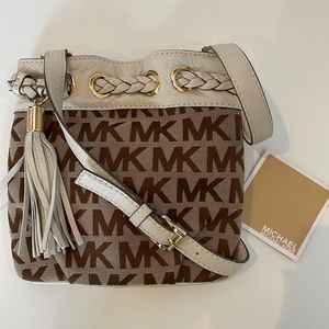 Michael Kors Crossbody